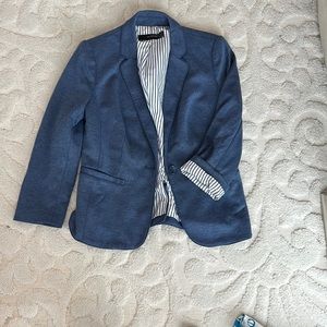 Buy any 4 items for $5 each The limited size small women’s suit jacket